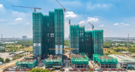 Dự án La Pura do Phát Đạt phát triển cất nóc tòa tháp đầu tiên trước tiến độ 20 ngày