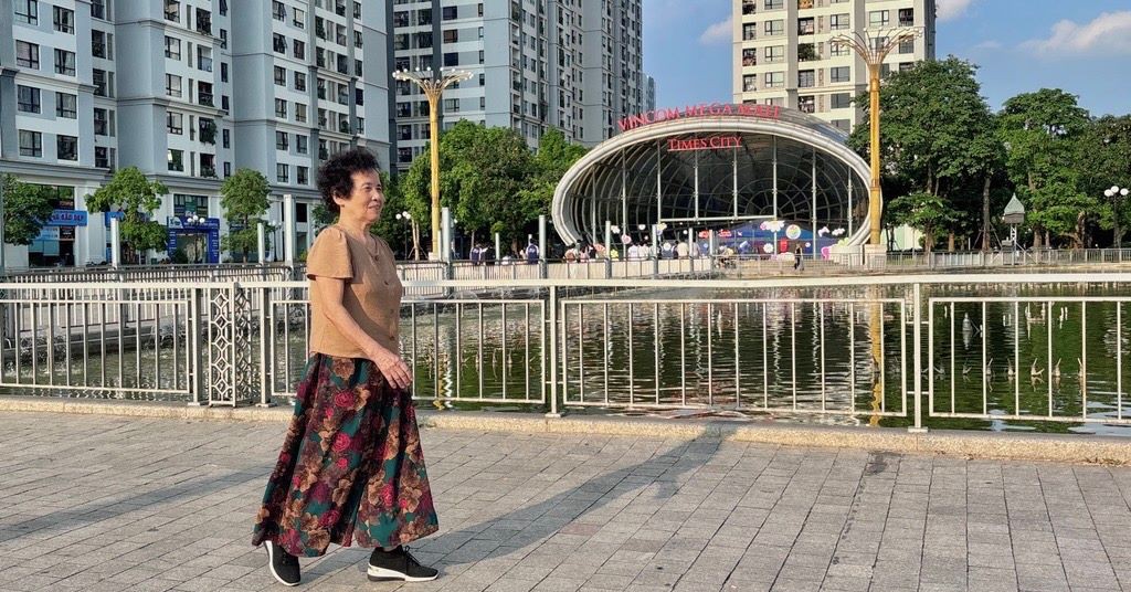 Cựu giảng viên từ Hà Nội “chấm điểm cao” cho Vinhomes Global Gate Hạ Long nhờ Làng Đại học 208 ha