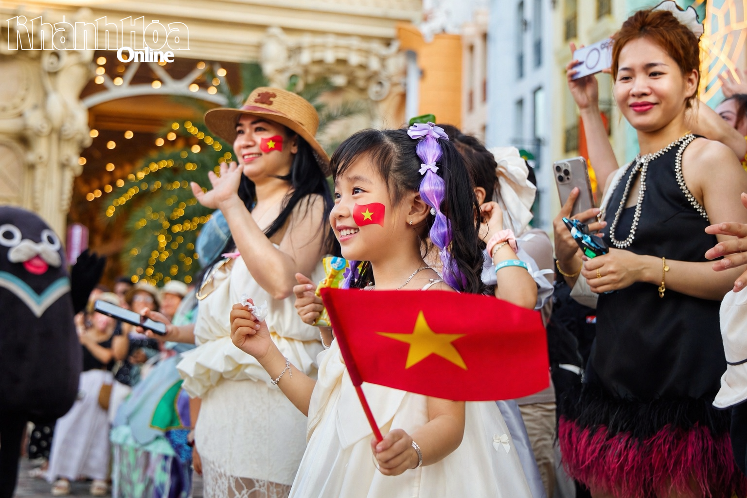 Tourists at Vinpearl Nha Trang